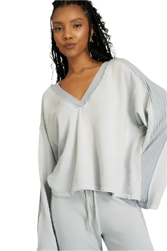 Get Ready Mixed V-Neck Pullover